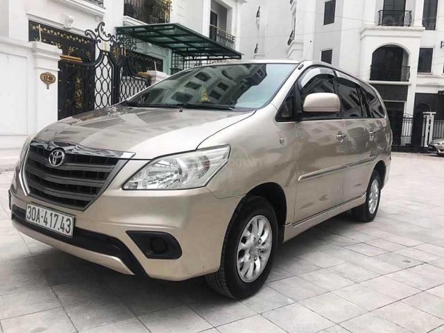 Bán xe Toyota Innova năm 2014 còn mới, giá tốt