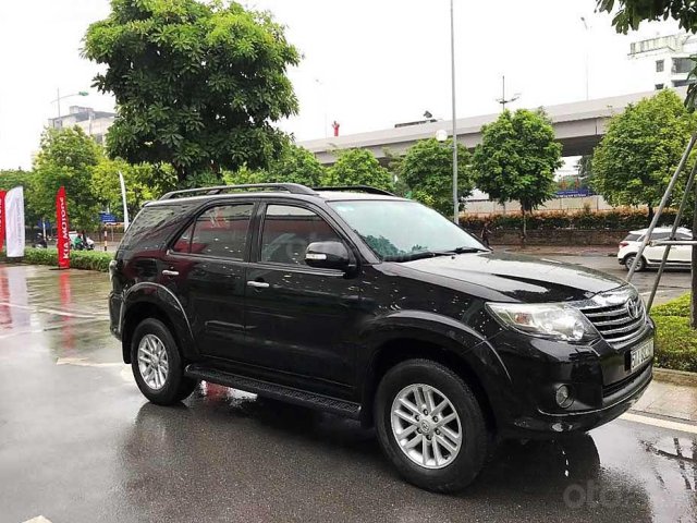 Cần bán Toyota Fortuner sản xuất năm 2014, màu đen còn mới