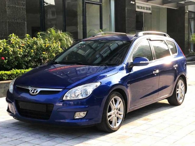 Cần bán gấp Hyundai i30 sản xuất 2010, màu xanh lam, xe nhập còn mới0