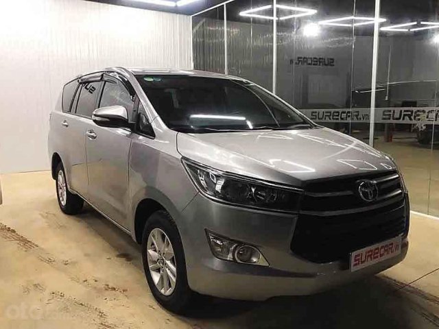 Bán Toyota Innova sản xuất 2017, màu bạc còn mới0