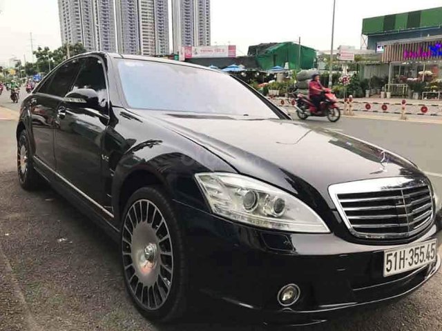 Cần bán lại xe Mercedes sản xuất năm 2006, màu đen, xe nhập còn mới0