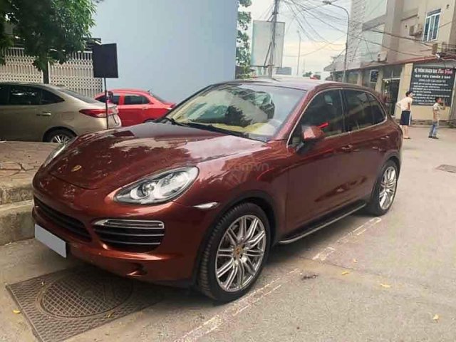 Cần bán xe Porsche Cayenne năm sản xuất 2011, xe nhập còn mới0