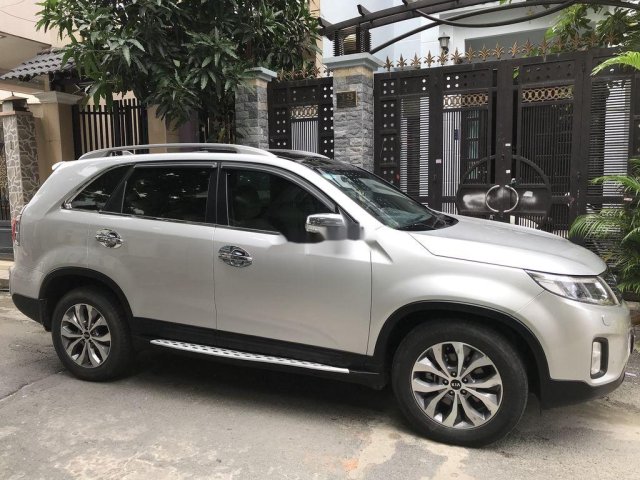 Bán Kia Sorento sản xuất năm 2017, màu bạc, 710tr