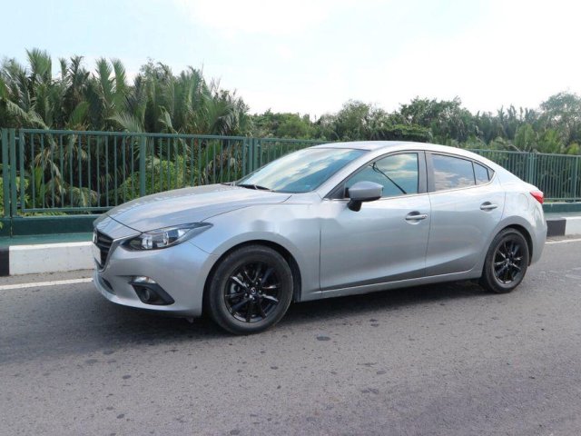 Bán Mazda 3 đời 2016, màu bạc chính chủ