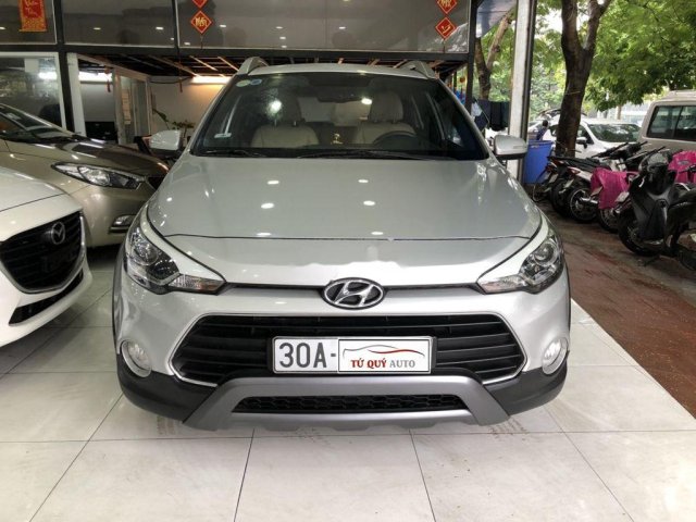 Cần bán xe Hyundai i20 Active 2015, màu bạc, nhập khẩu số tự động 