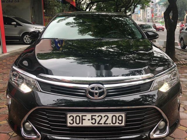 Bán Toyota Camry đời 2018, màu đen0