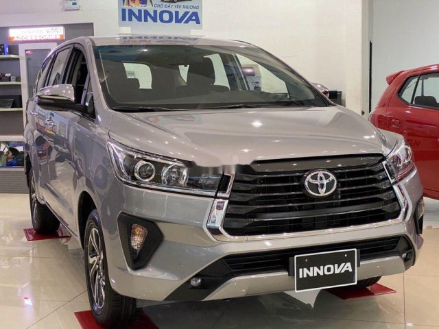 Bán xe Toyota Innova sản xuất năm 2020, xe chính hãng0