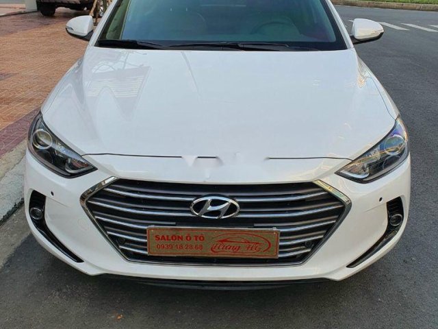 Bán ô tô Hyundai Elantra sản xuất 2017 còn mới0