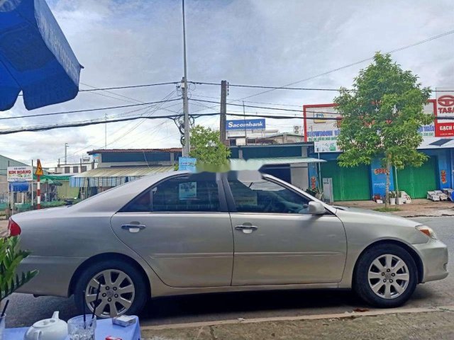 Cần bán Toyota Camry sản xuất 2004, nhập khẩu còn mới0