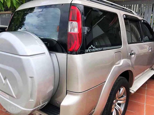 Bán Ford Everest Limited năm sản xuất 2009, màu hồng, nhập khẩu 