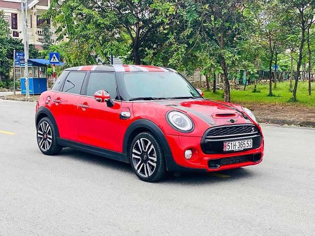 Xe Mini Cooper sản xuất 2018, màu đỏ, nhập khẩu nguyên chiếc còn mới