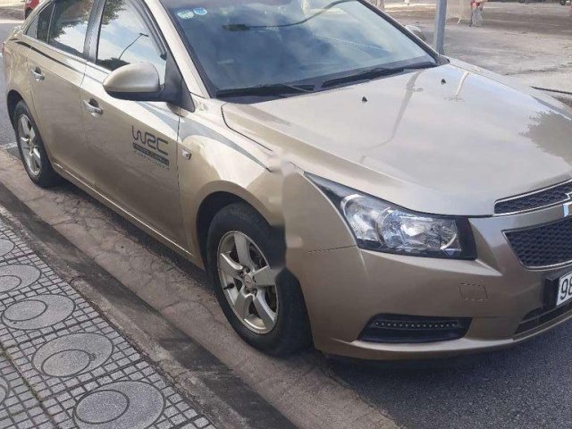 Cần bán gấp Chevrolet Cruze sản xuất năm 2010, xe nhập, giá cực thấp0