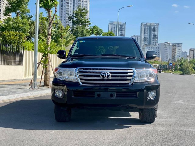 Bán Toyota Land Cruiser V8 đời 2014, màu đen0