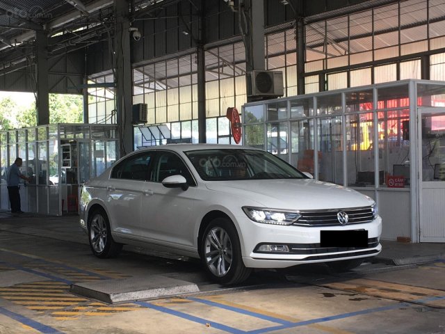 Xe lướt Volkswagen Passat Bluemotion đăng kí 07/2020 tại Khánh Hòa