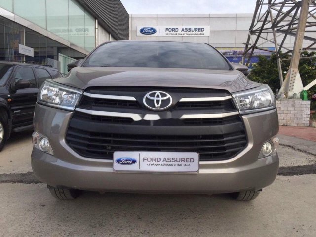 Bán Toyota Innova năm 2018, màu nâu số sàn