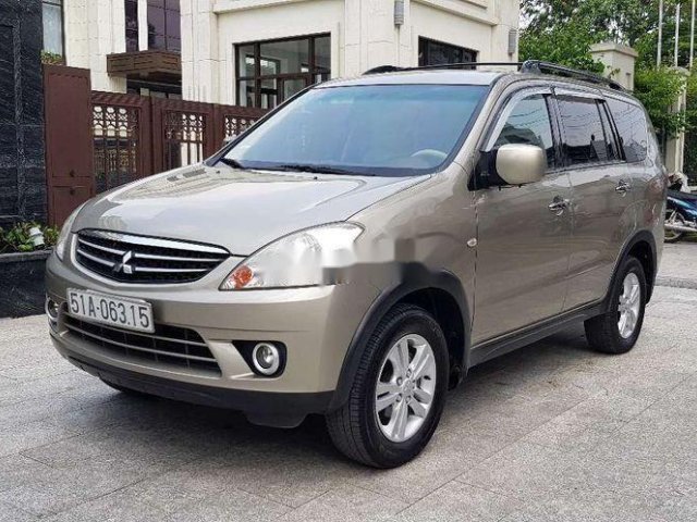 Bán Mitsubishi Zinger 2011, màu vàng cát, xe nhập0