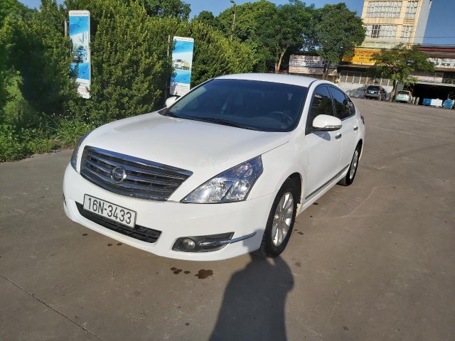 Bán xe Nissan Teana năm SX 2009, màu trắng0