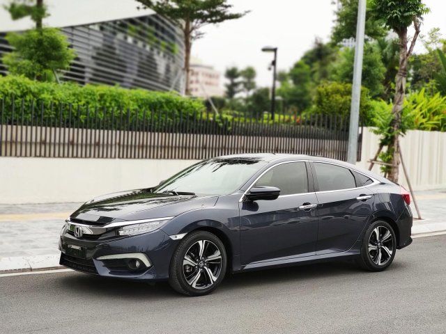 Honda Civic 1.5L màu xanh lam, xe nhập, giá tốt0