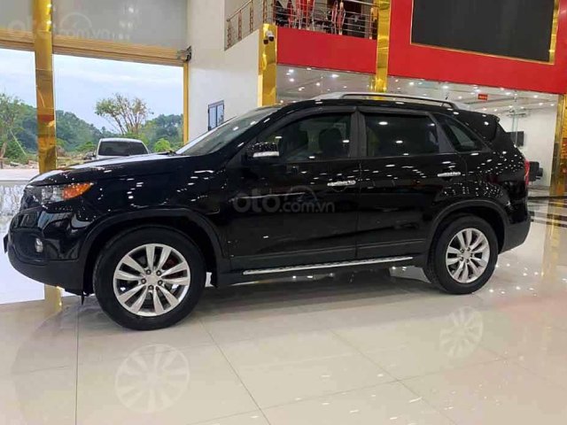 Cần bán lại xe Kia Sorento sản xuất năm 2012, màu đen còn mới0