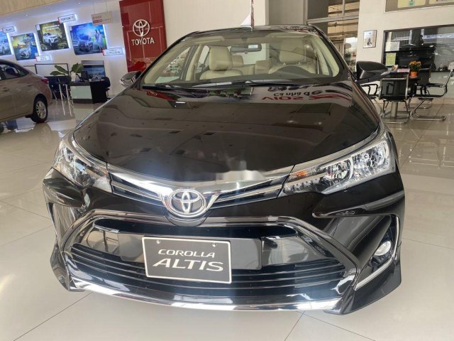 Cần bán Toyota Corolla Altis đời 2021, màu đen