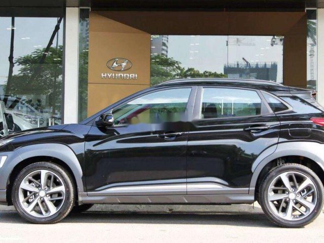 Bán xe Hyundai Kona 2021, màu đen, giao xe nhanh