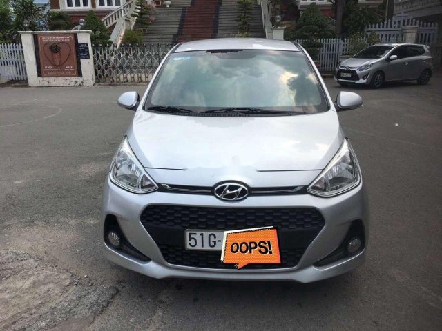 Bán ô tô Hyundai Grand i10 đời 2017, màu bạc còn mới