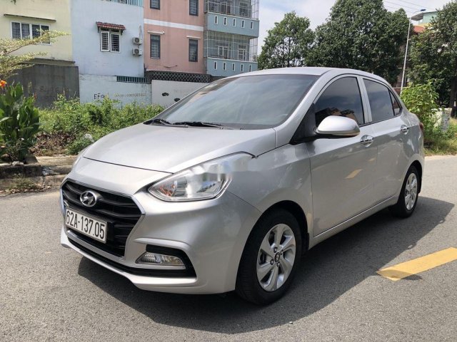 Bán Hyundai Grand i10 đời 2019, màu bạc, 356tr0