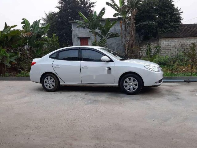 Cần bán xe Hyundai Elantra sản xuất năm 2011, xe chính chủ giá mềm0