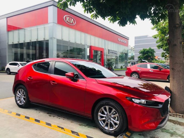 Bán xe Mazda 3 đời 2020, màu đỏ, giao xe nhanh0