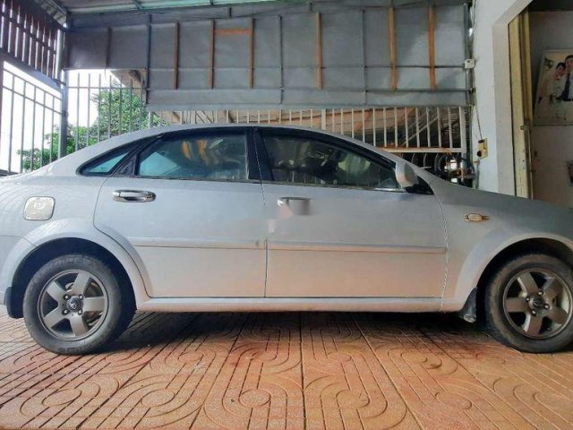 Bán Daewoo Lacetti đời 2009, màu bạc chính chủ