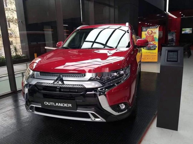 Cần bán Mitsubishi Outlander CVT sản xuất năm 2020, giá thấp