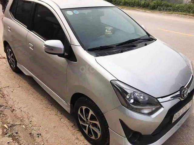 Bán nhanh chiếc Toyota Wigo năm 2018, màu bạc, xe nhập, giá tốt0