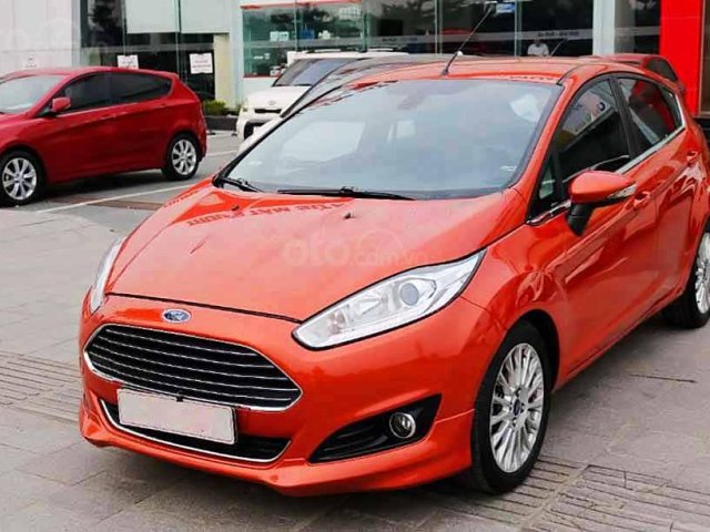 Bán Ford Fiesta năm 2013, màu đỏ còn mới giá cạnh tranh0