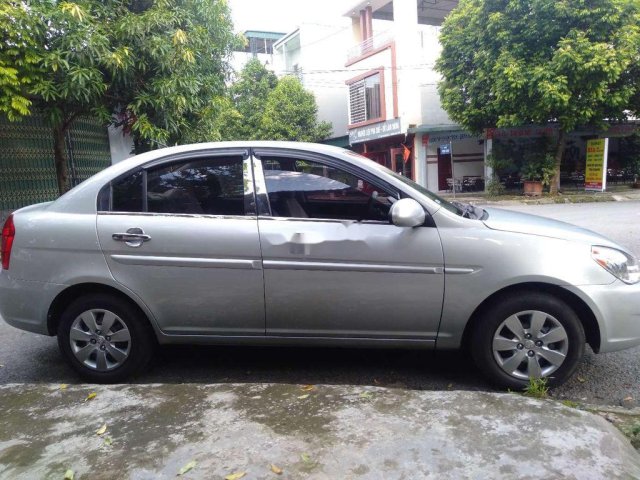 Cần bán gấp Hyundai Verna 2008, màu bạc, nhập khẩu, 240 triệu0