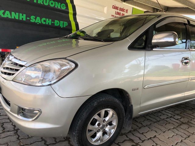 Cần bán gấp Toyota Innova sản xuất 2006, màu vàng còn mới, giá chỉ 195 triệu0