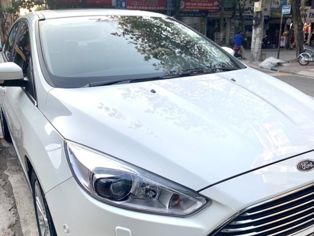 Cần bán lại Ford Focus Titanium 2017, xe gia đình, đi 30000km - 600 triệu0