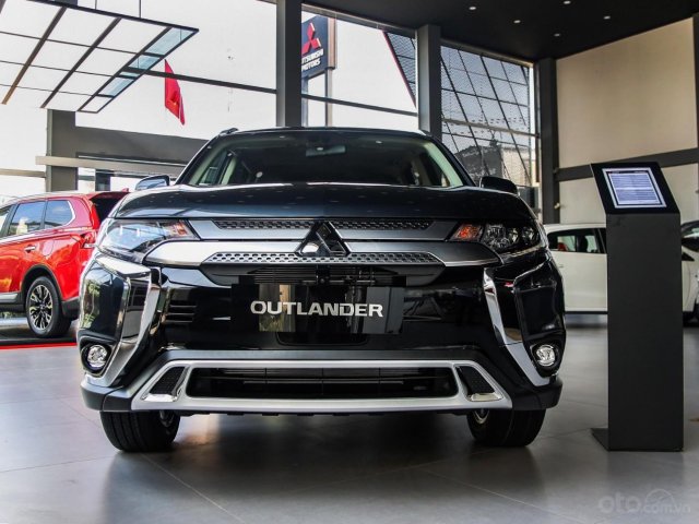 Mitsubishi Outlander sản xuất 2020, màu đen0