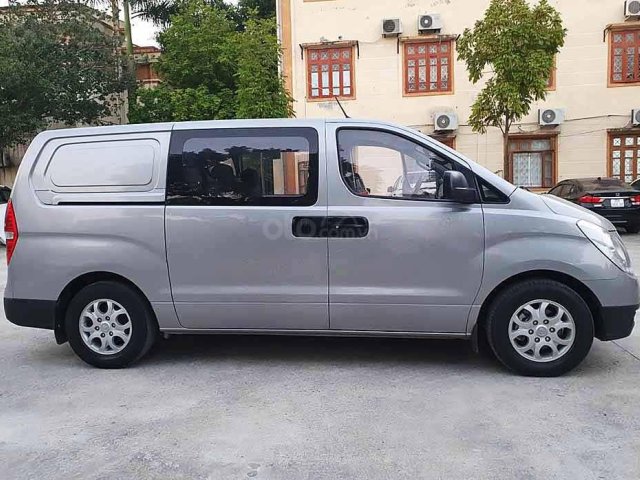 Cần bán xe Hyundai Grand Starex năm 2015, màu xám, nhập khẩu0