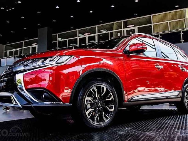 Bán xe Mitsubishi Outlander 2.0 CVT Premium năm sản xuất 2020, màu đỏ, giá chỉ 950 triệu0