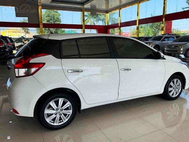 Bán Toyota Yaris năm 2015, màu trắng, xe nhập0