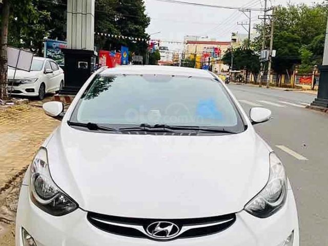 Bán xe Hyundai Avante sản xuất năm 2010, màu trắng, xe nhập0