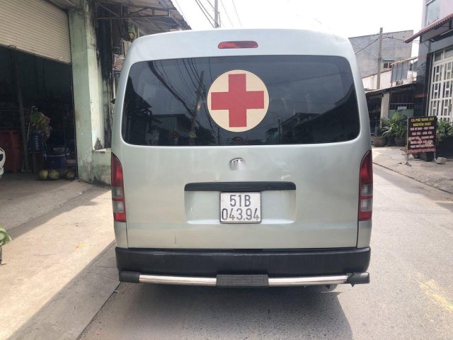 Chính chủ bán xe cứu thương Toyota Hiace 2011, máy dầu 9 chỗ ngồi0