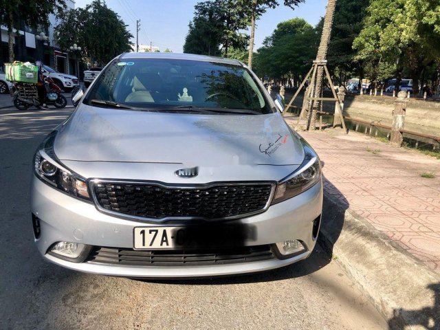 Bán lại xe Kia Cerato sản xuất năm 2017, màu bạc  