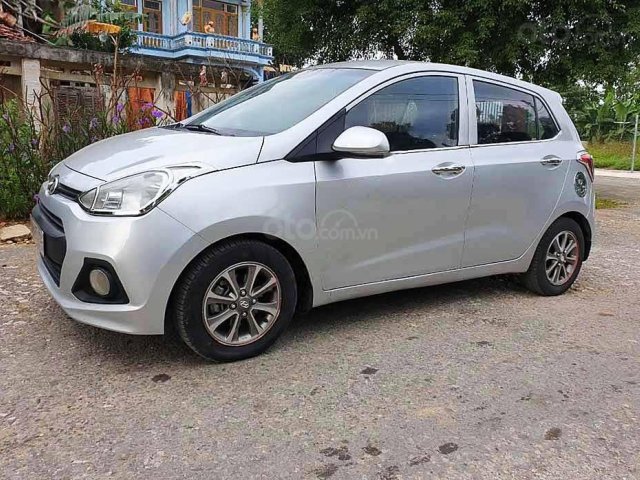 Bán Hyundai Grand i10 năm 2014, màu bạc, nhập khẩu nguyên chiếc còn mới, 235tr0