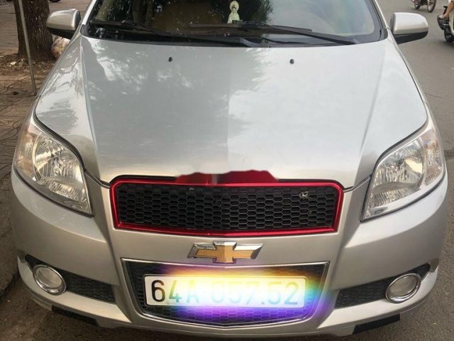 Chính chủ bán xe Chevrolet Aveo đời 2015, màu bạc0