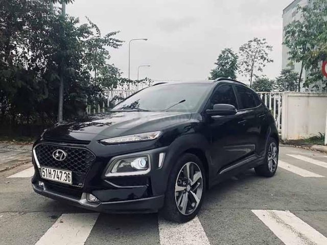 Cần bán lại xe Hyundai Kona năm 2019, màu đen như mới0