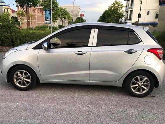 Bán Hyundai Grand i10 năm sản xuất 2014, màu bạc, xe nhập, số sàn 