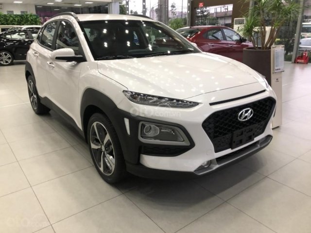 Hyundai Kona mẫu mới, có sẵn, giao xe trước Tết, khuyến mãi lớn, hỗ trợ vay ưu đãi 80% lãi suất thấp 0