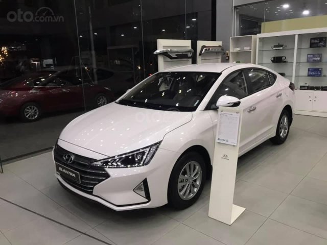 Hỗ trợ mua xe giá thấp với chiếc Hyundai Elantra 1.6MT đời 2020 giao nhanh toàn quốc0