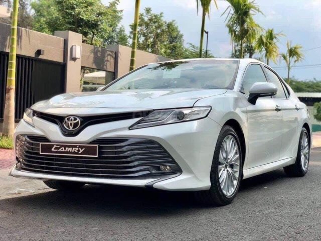 Camry Cần Thơ - Xe đủ màu, giao ngay0